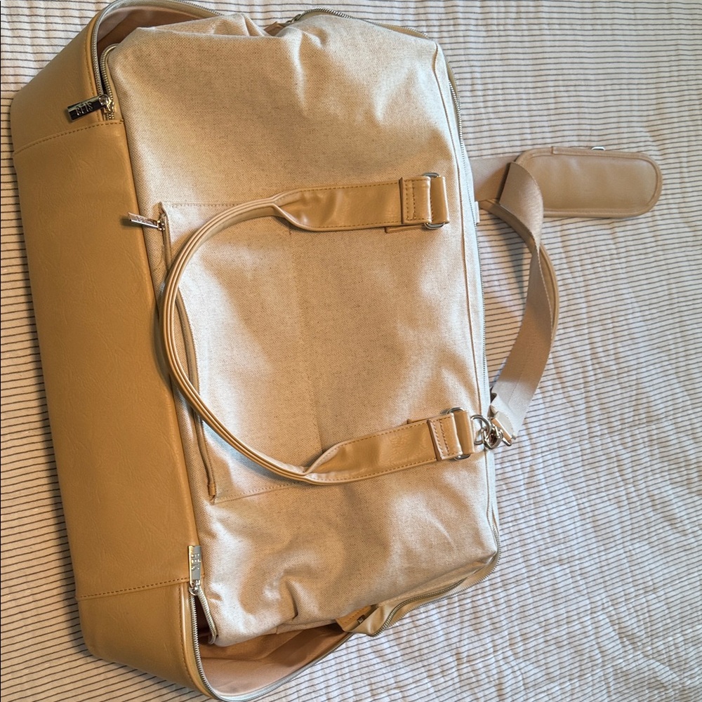 BEIS Tan and Cream Travel Bag